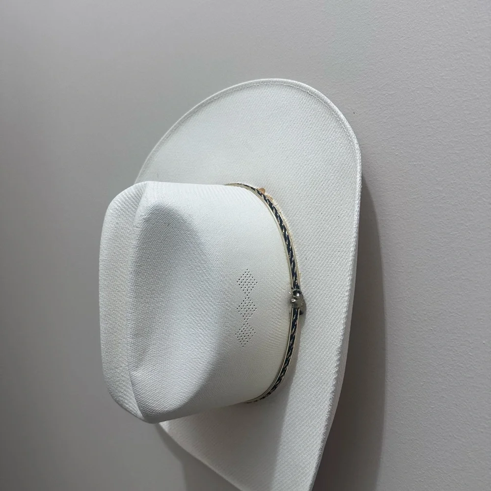 Cowboy hat - Picture 3 of 5